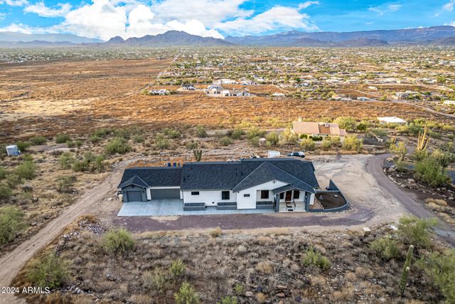 1829 W CLOUD Road, Phoenix, AZ 85086