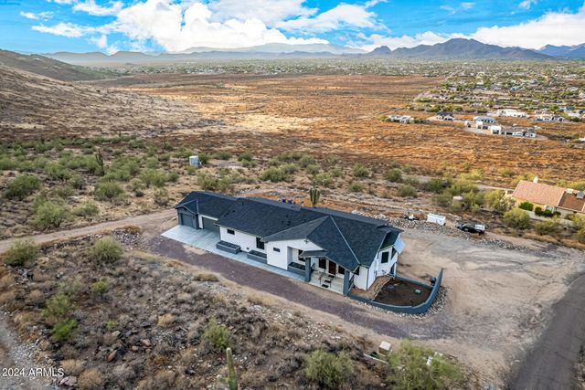 1829 W CLOUD Road, Phoenix, AZ 85086