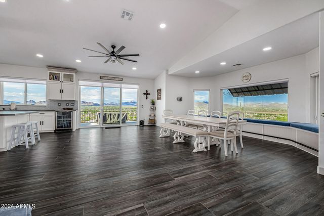 1829 W CLOUD Road, Phoenix, AZ 85086