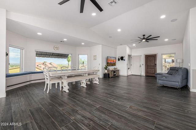 1829 W CLOUD Road, Phoenix, AZ 85086