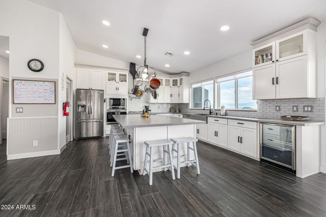 1829 W CLOUD Road, Phoenix, AZ 85086