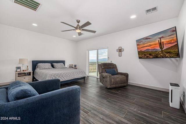 1829 W CLOUD Road, Phoenix, AZ 85086
