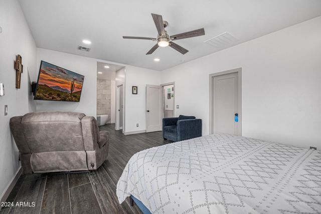 1829 W CLOUD Road, Phoenix, AZ 85086