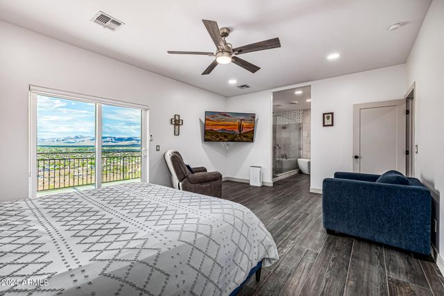 1829 W CLOUD Road, Phoenix, AZ 85086