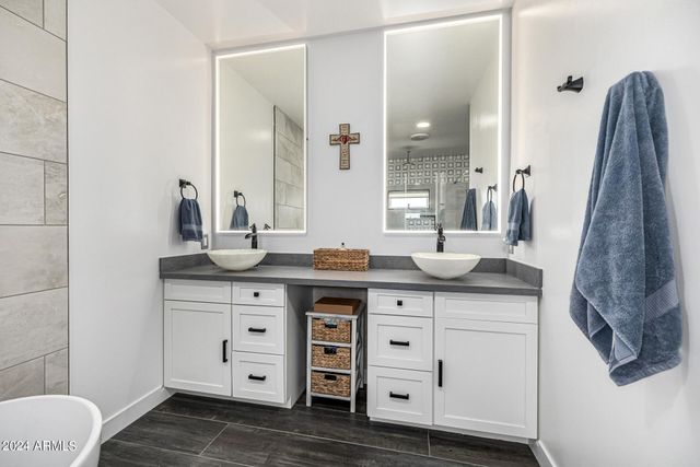 1829 W CLOUD Road, Phoenix, AZ 85086