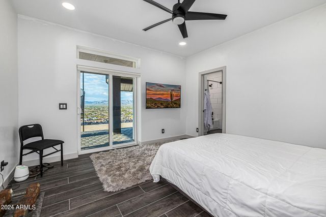 1829 W CLOUD Road, Phoenix, AZ 85086