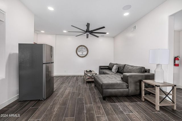 1829 W CLOUD Road, Phoenix, AZ 85086