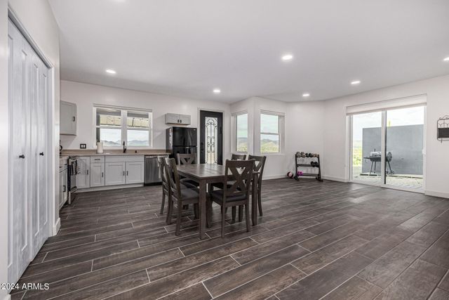 1829 W CLOUD Road, Phoenix, AZ 85086