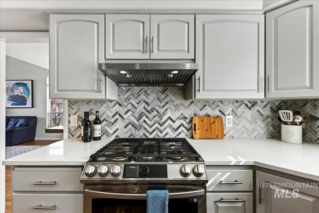 8007 W Scardale Ct, Boise, ID 83704