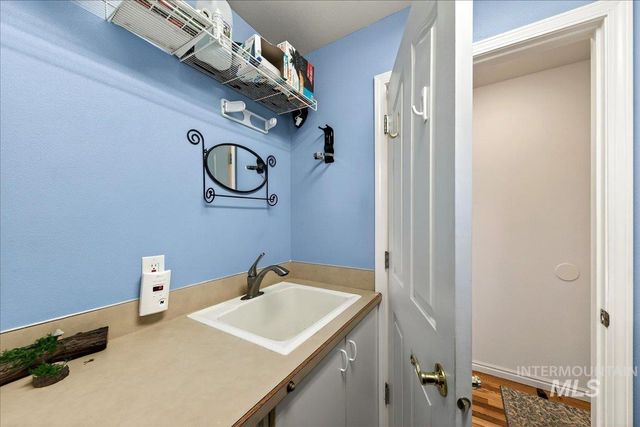 8007 W Scardale Ct, Boise, ID 83704