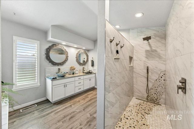 8007 W Scardale Ct, Boise, ID 83704