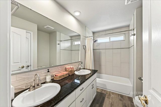 8007 W Scardale Ct, Boise, ID 83704