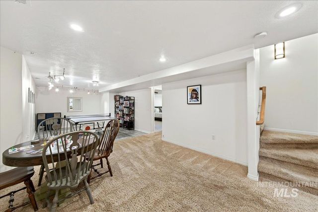 8007 W Scardale Ct, Boise, ID 83704