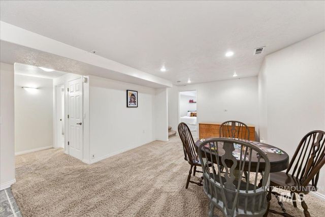 8007 W Scardale Ct, Boise, ID 83704