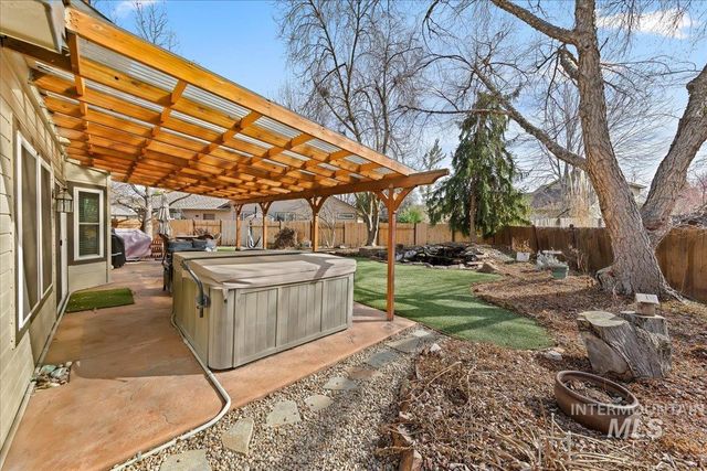 8007 W Scardale Ct, Boise, ID 83704