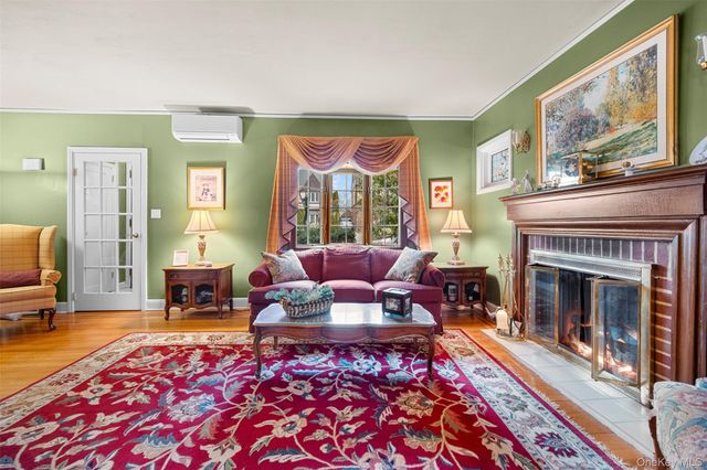 47-52 245th Street, Douglaston, NY 11362