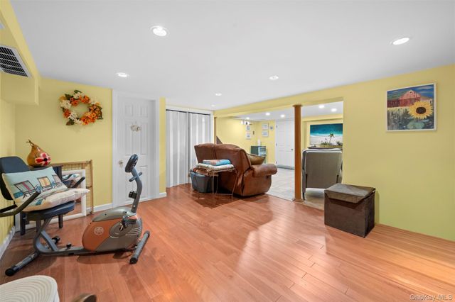 47-52 245th Street, Douglaston, NY 11362