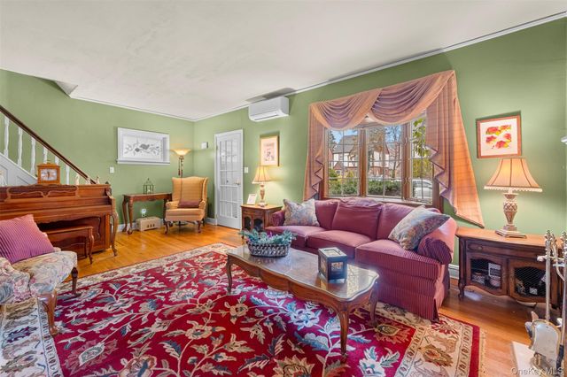 47-52 245th Street, Douglaston, NY 11362