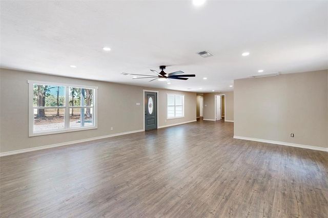 333 Northwood CIR, Rockdale, TX 76567