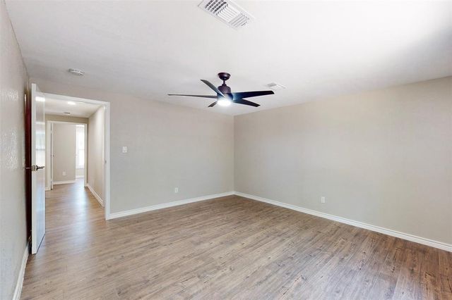 333 Northwood CIR, Rockdale, TX 76567