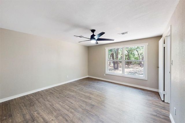 333 Northwood CIR, Rockdale, TX 76567