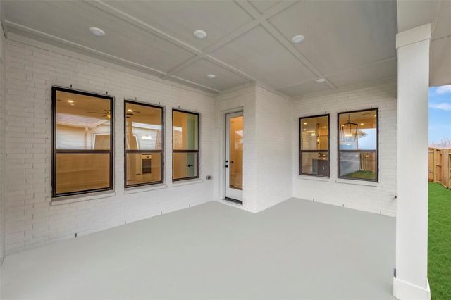 11910 Salty Bend Drive, Mont Belvieu, TX 77523