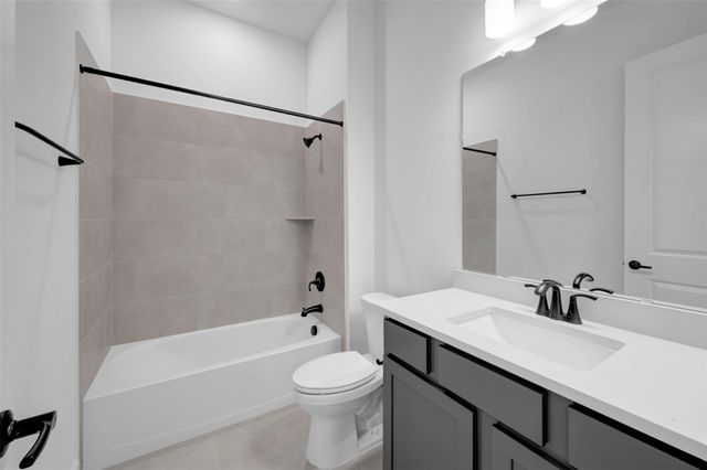 11910 Salty Bend Drive, Mont Belvieu, TX 77523