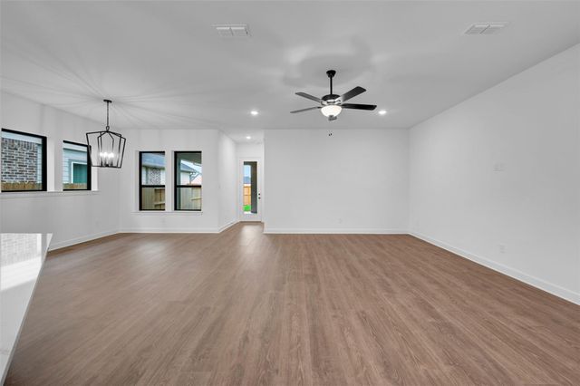 11910 Salty Bend Drive, Mont Belvieu, TX 77523