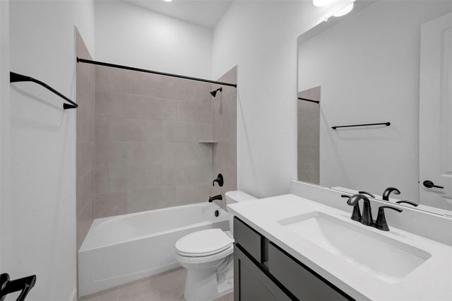 11910 Salty Bend Drive, Mont Belvieu, TX 77523