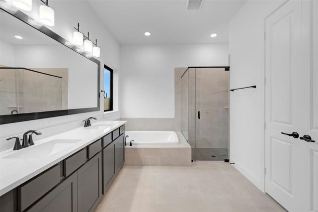 11910 Salty Bend Drive, Mont Belvieu, TX 77523