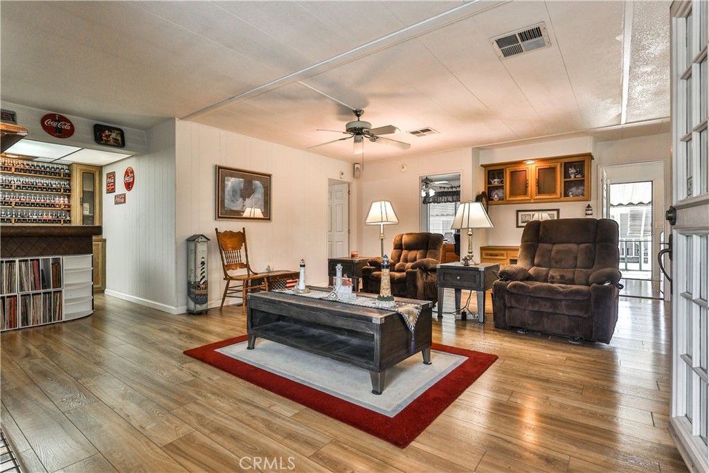 Image 11 of property listing at 929 E Foothill Boulevard 52, Upland, CA 91786