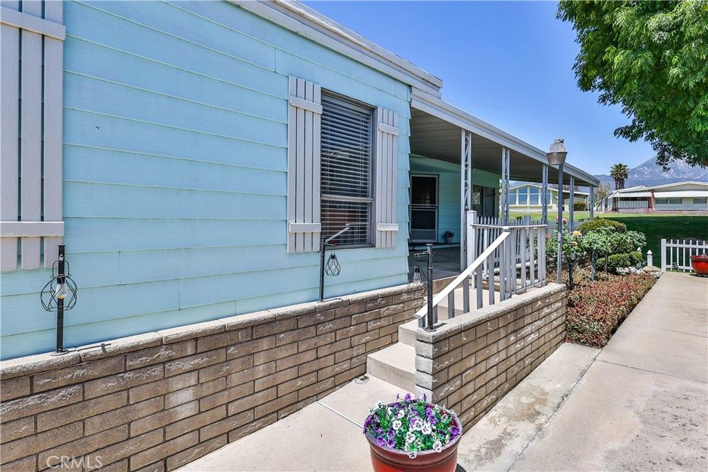Image 32 of property listing at 929 E Foothill Boulevard 52, Upland, CA 91786