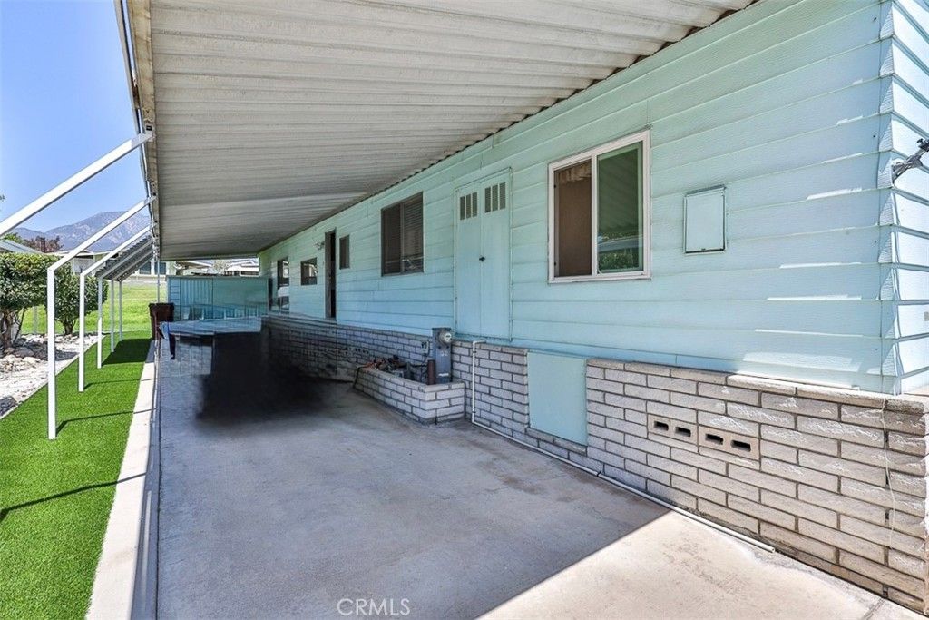 Image 36 of property listing at 929 E Foothill Boulevard 52, Upland, CA 91786