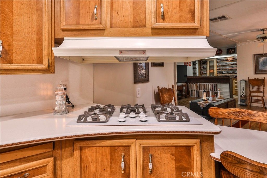 Image 5 of property listing at 929 E Foothill Boulevard 52, Upland, CA 91786
