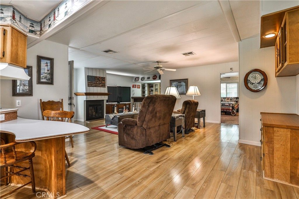 Image 9 of property listing at 929 E Foothill Boulevard 52, Upland, CA 91786