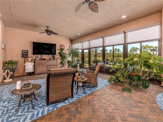 15303 VALENCIA DEL SOL STREET, Wimauma, FL 33598