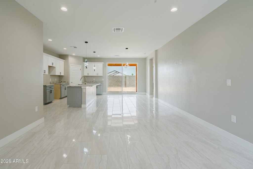 10346 W BRADSHAW Drive, Arizona City, AZ 85123