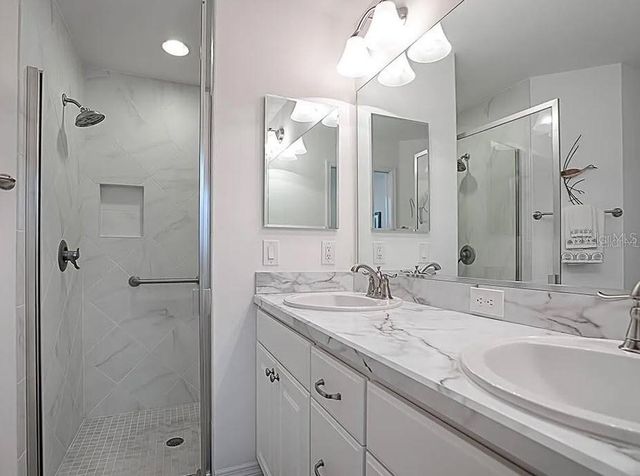 3915 WINE PALM WAY, The Villages, FL 32163