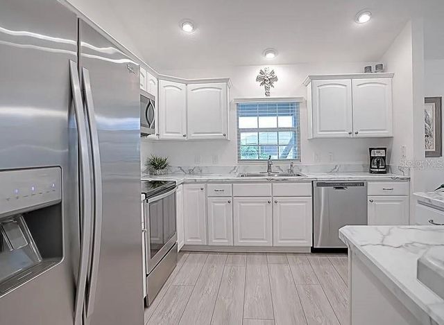 3915 WINE PALM WAY, The Villages, FL 32163