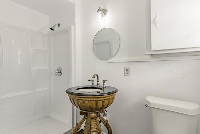 5821 Circular Drive, North Richland Hills, TX 76117