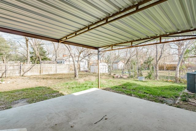 5821 Circular Drive, North Richland Hills, TX 76117