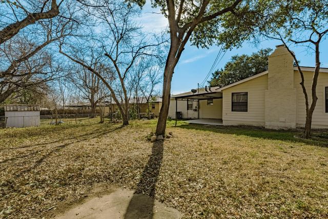 5821 Circular Drive, North Richland Hills, TX 76117