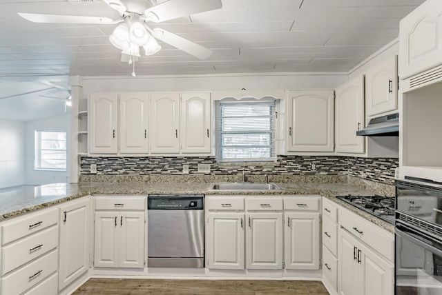 5821 Circular Drive, North Richland Hills, TX 76117