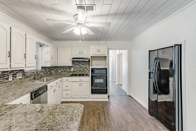 5821 Circular Drive, North Richland Hills, TX 76117