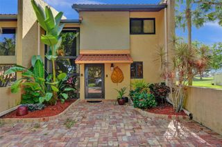 700 E COCO PLUM CR 8, Plantation, FL 33324