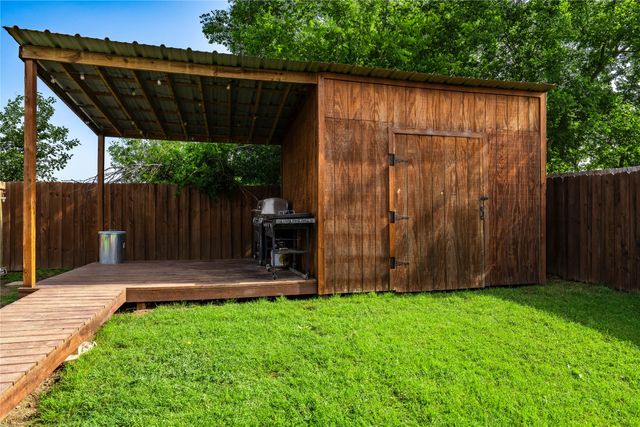 2006 Clay Street, Mabank, TX 75147