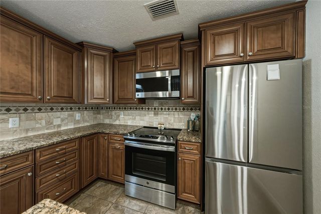 14320 13TH STREET, Dade City, FL 33523
