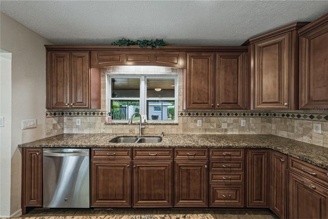 14320 13TH STREET, Dade City, FL 33523