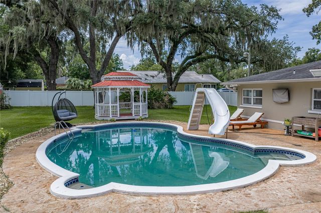 14320 13TH STREET, Dade City, FL 33523