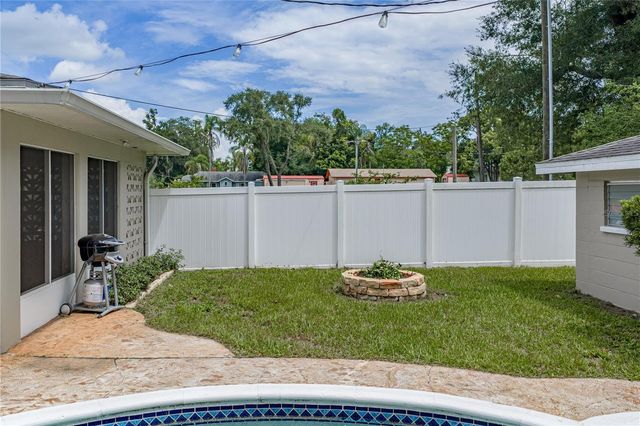 14320 13TH STREET, Dade City, FL 33523